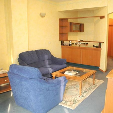 Hotel Baci Pristina Exteriör bild