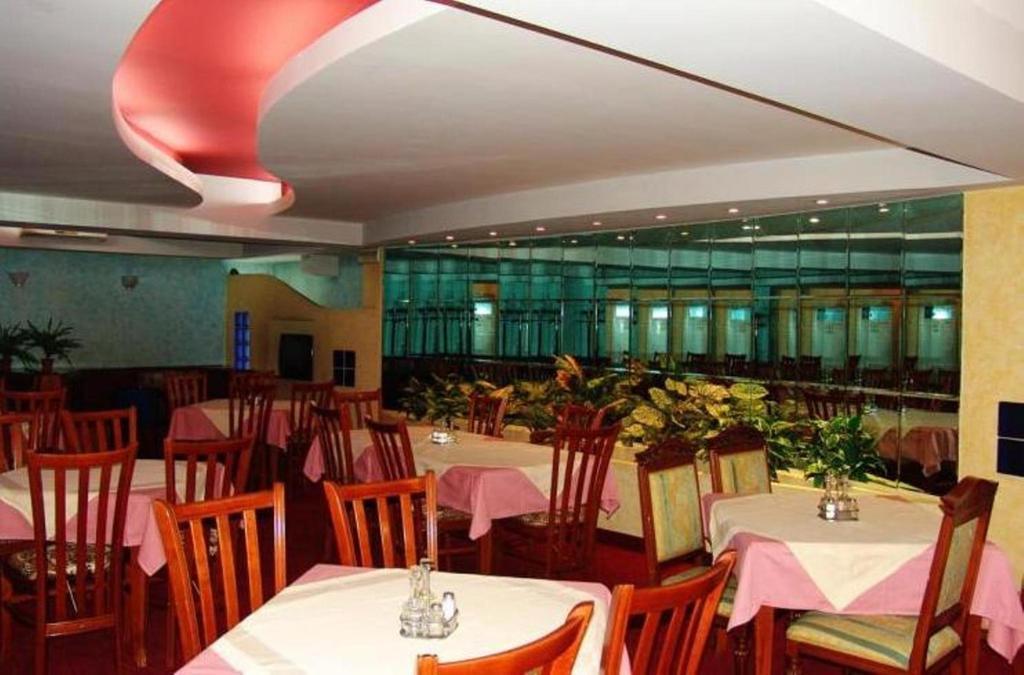 Hotel Baci Pristina Exteriör bild
