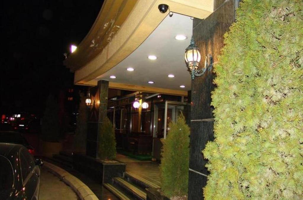 Hotel Baci Pristina Exteriör bild