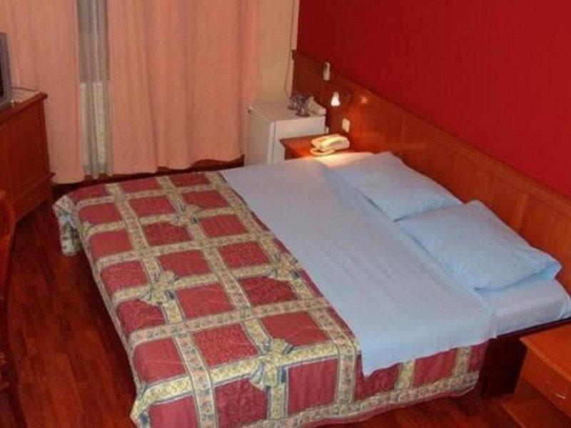 Hotel Baci Pristina Exteriör bild