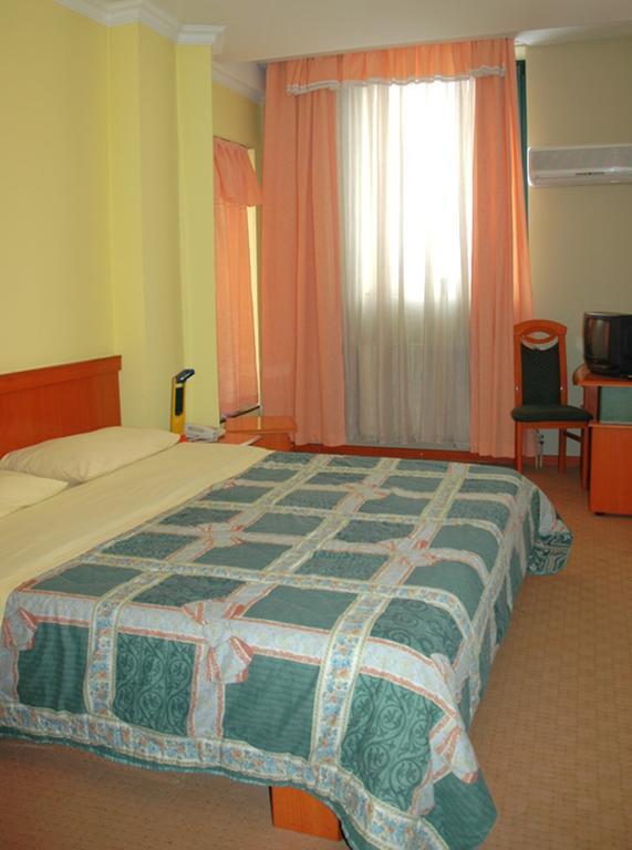 Hotel Baci Pristina Rum bild